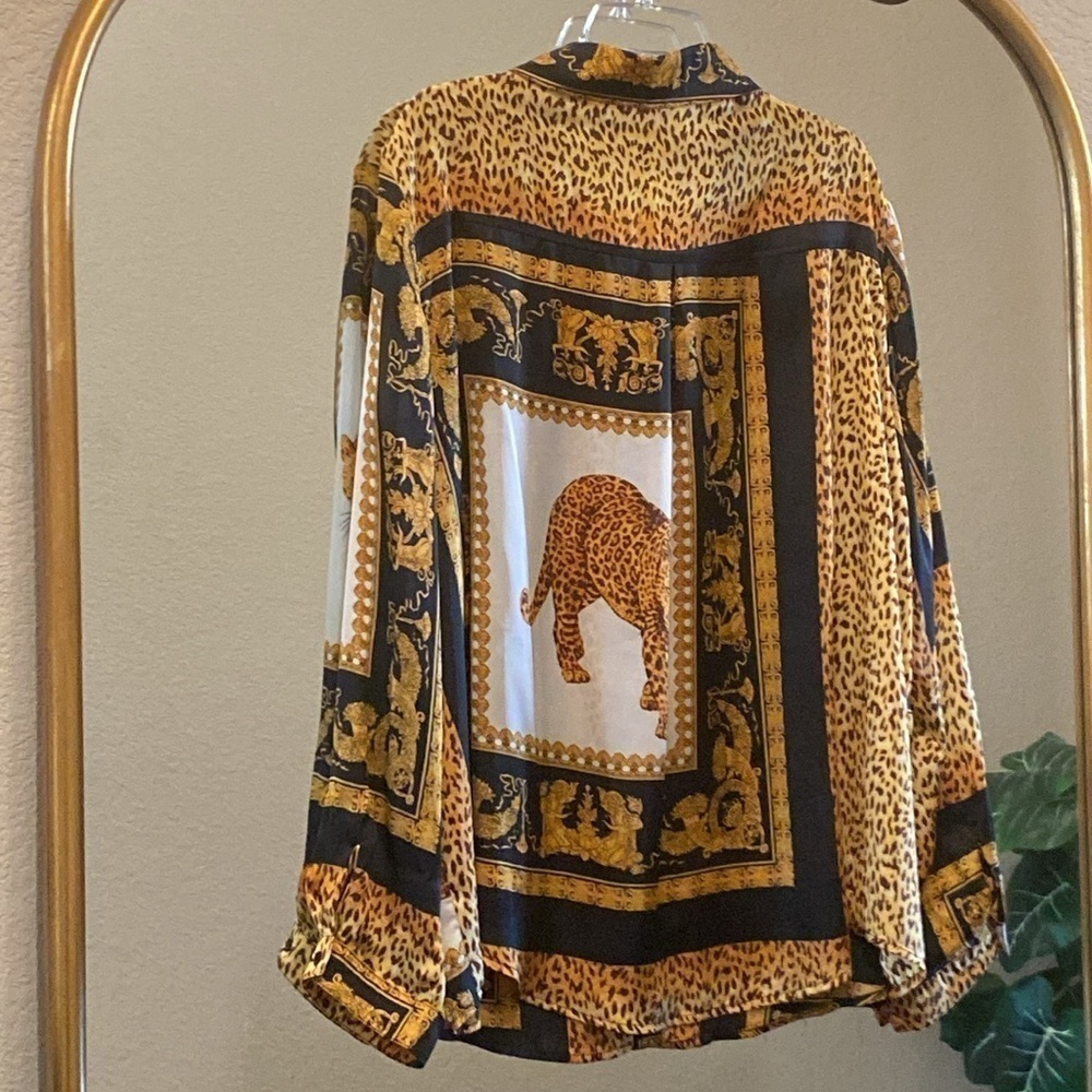 Boohoo Blouse Button Front Long Sleeves Tiger With Animal Print Size 18 - Picture 2 of 7